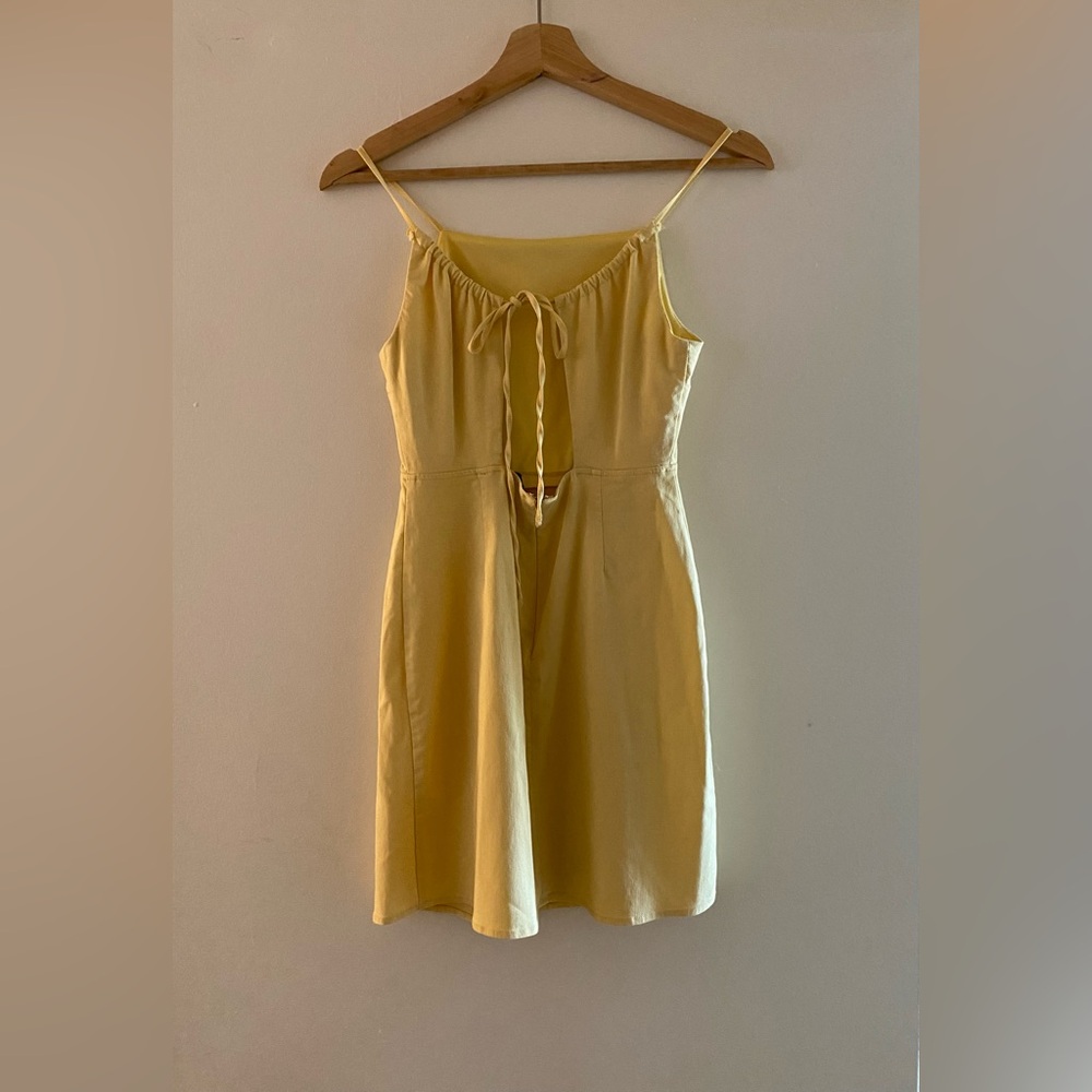 Forever 21 Light Yellow Ruched Dress - Picture 5 of 6